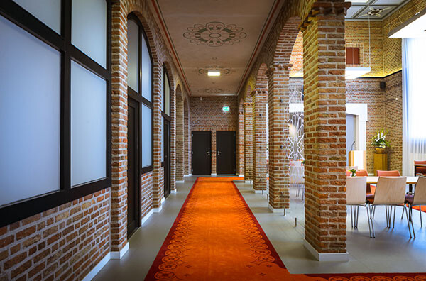 Uitvaartcentrum Bollenstreek Interieur Aula gang rouwkamers
